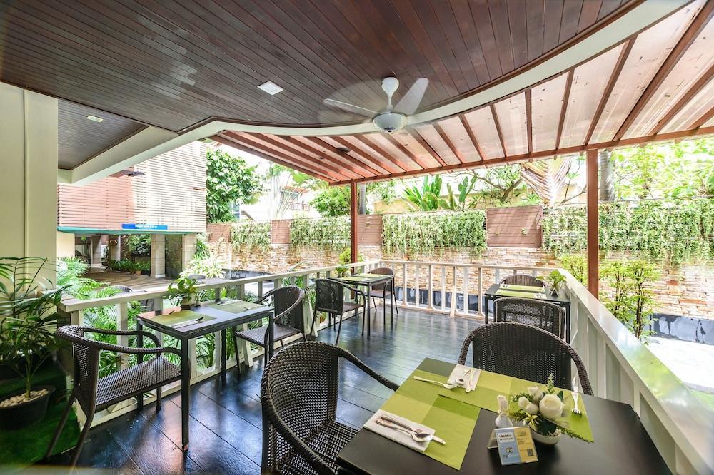 Lohas Residences Sukhumvit 2 Bangkok Exterior photo