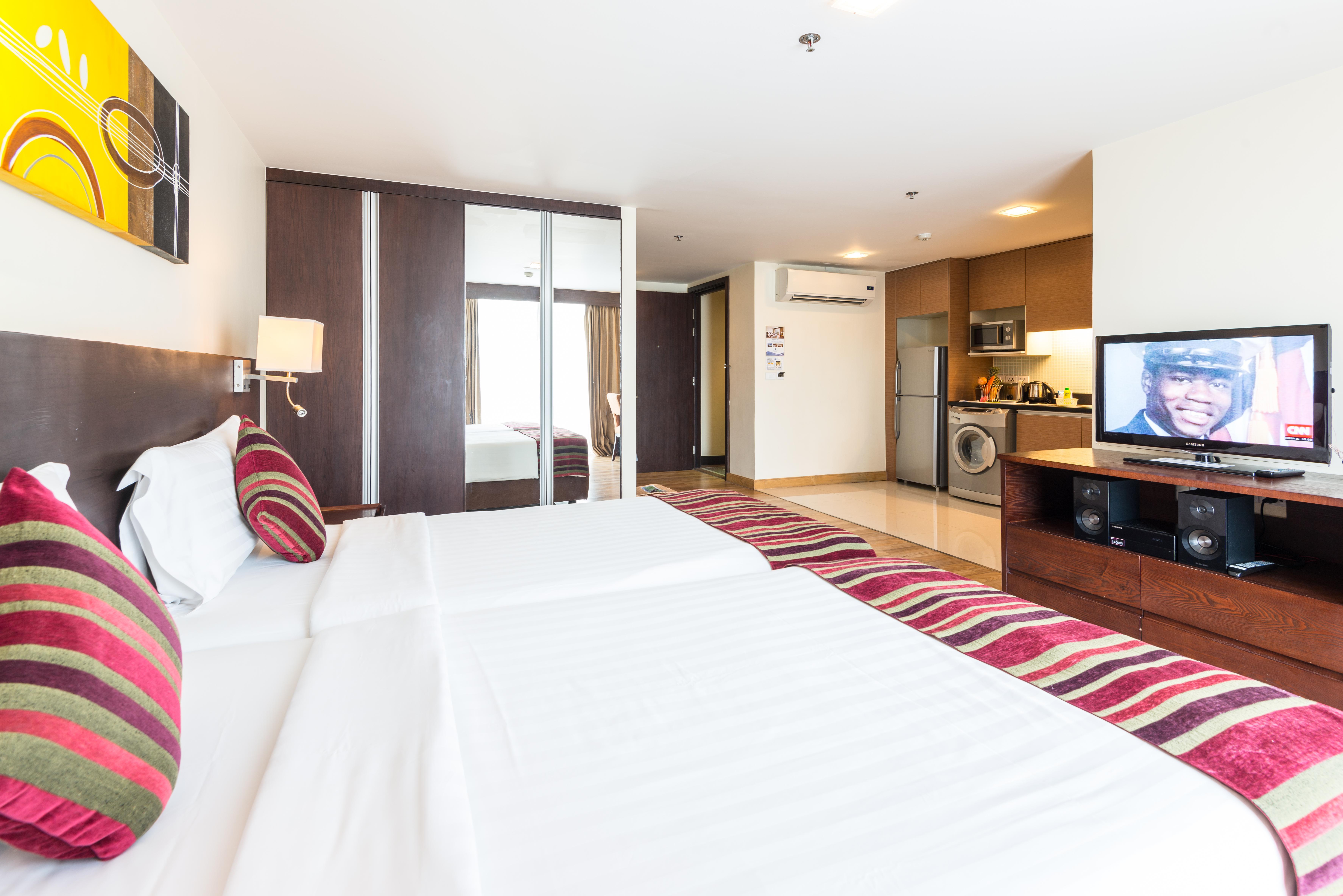 Lohas Residences Sukhumvit 2 Bangkok Exterior photo