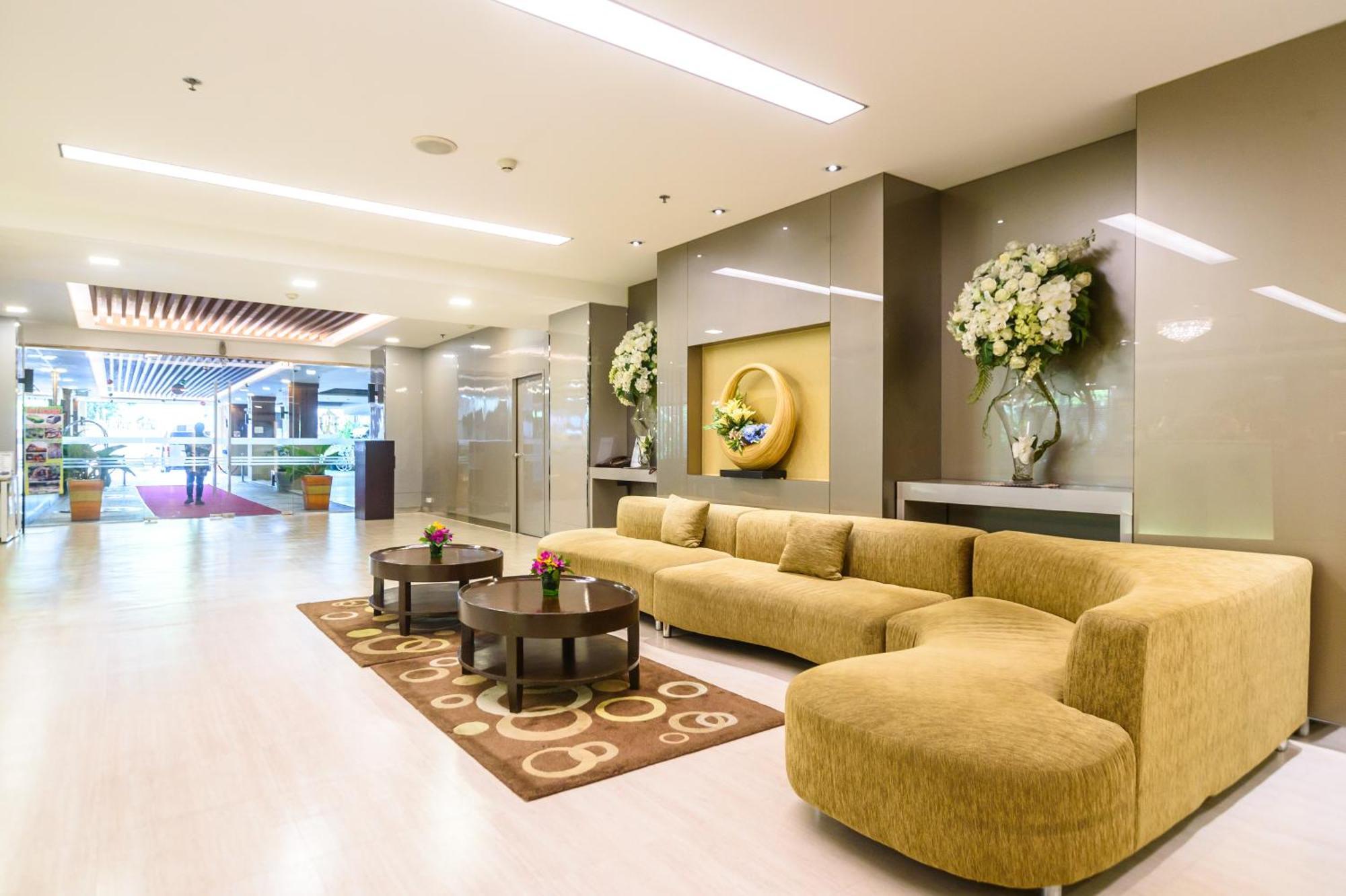 Lohas Residences Sukhumvit 2 Bangkok Exterior photo