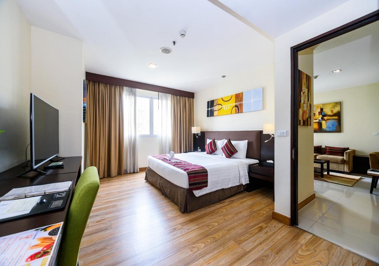 Lohas Residences Sukhumvit 2 Bangkok Exterior photo