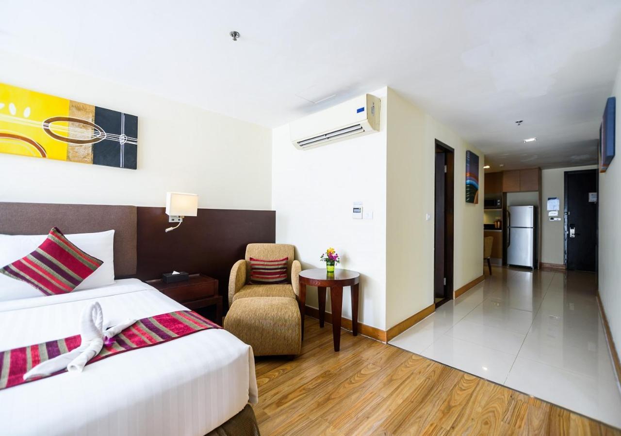 Lohas Residences Sukhumvit 2 Bangkok Exterior photo