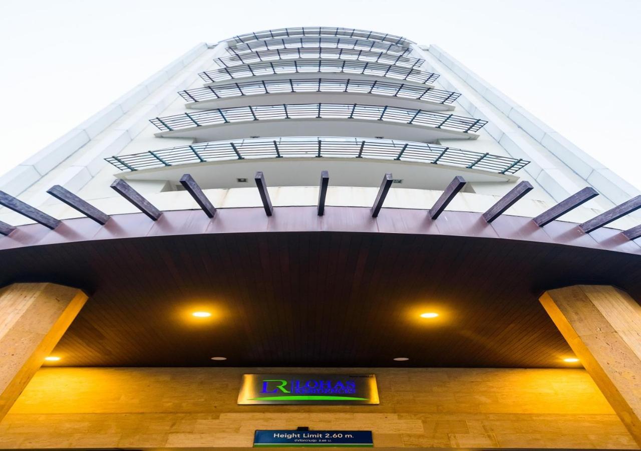 Lohas Residences Sukhumvit 2 Bangkok Exterior photo